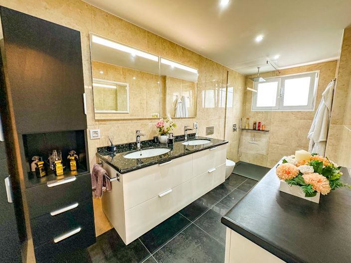 Image No.33-3 Bed Villa for sale