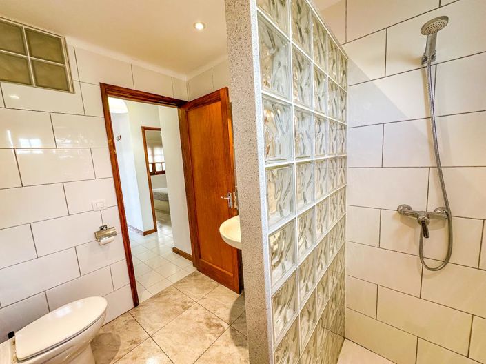 Image No.25-2 Bed Apartment for sale