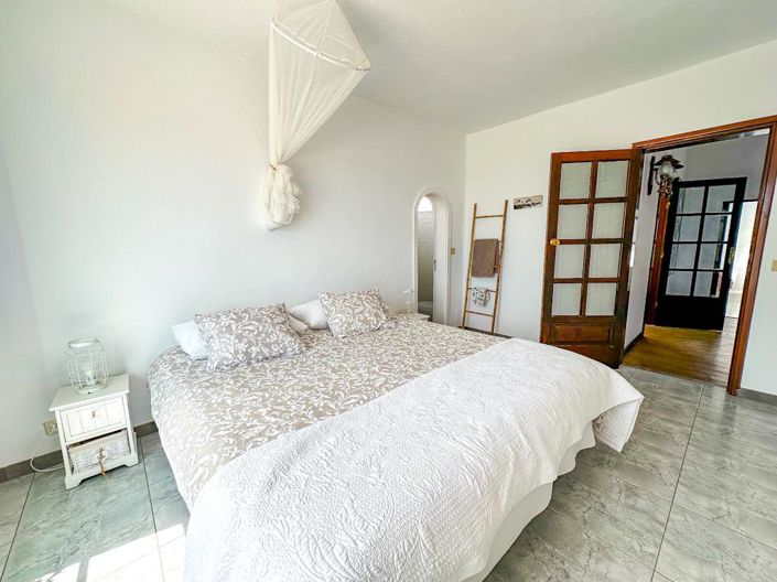 Image No.25-5 Bed Villa for sale