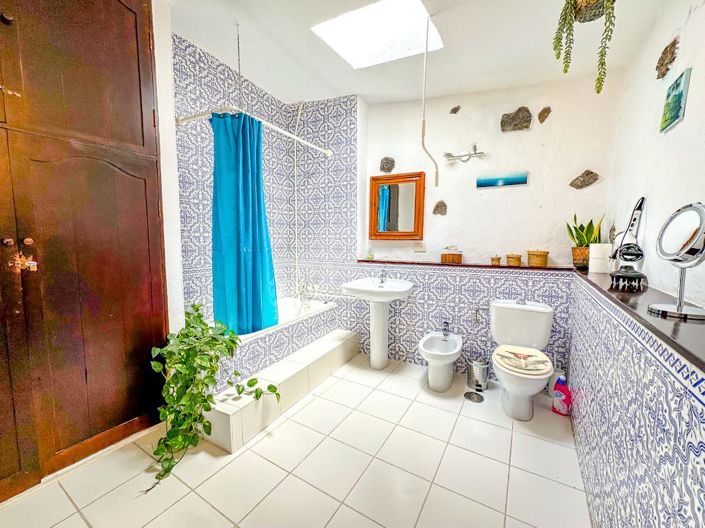 Image No.29-5 Bed Villa for sale