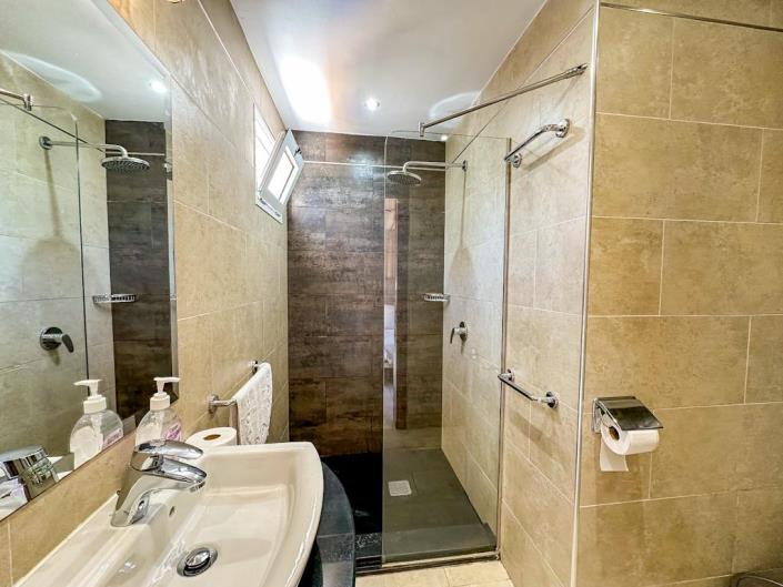 Image No.40-10 Bed Villa for sale