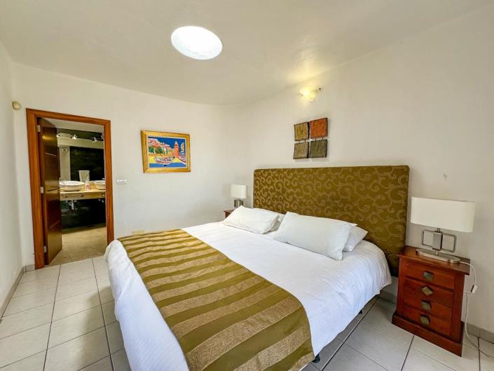Image No.48-10 Bed Villa for sale