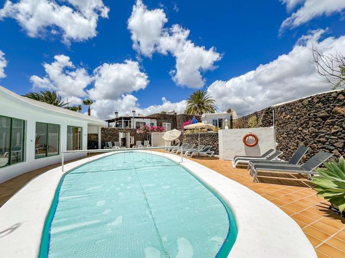 Image No.51-10 Bed Villa for sale