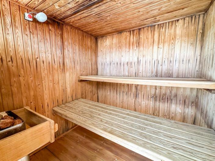 Image No.53-10 Bed Villa for sale