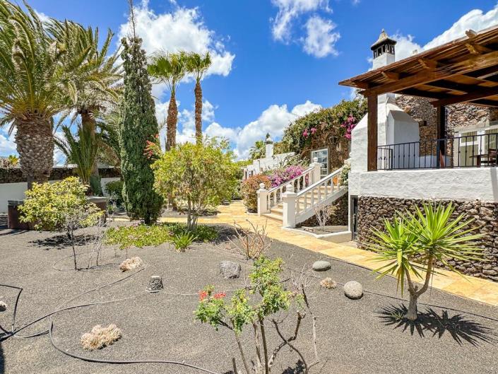 Image No.54-10 Bed Villa for sale
