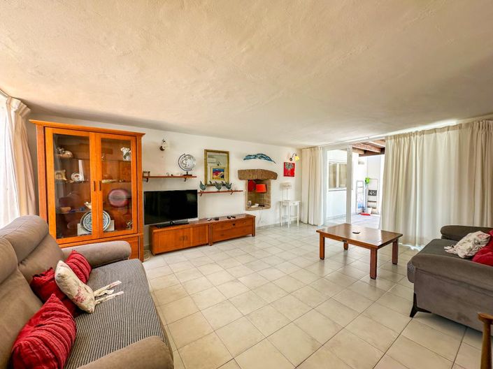 Image No.27-10 Bed Villa for sale