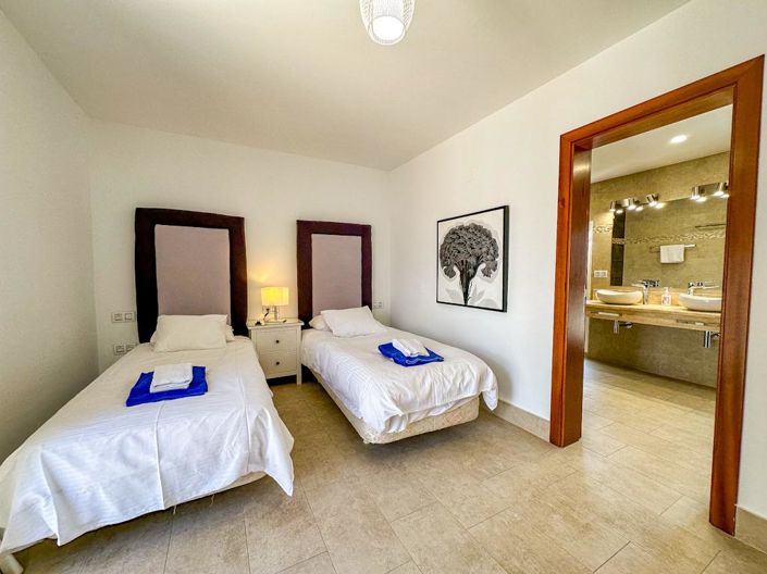 Image No.36-10 Bed Villa for sale