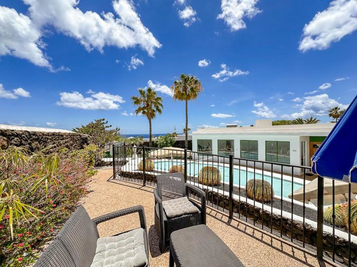 Image No.8-10 Bed Villa for sale