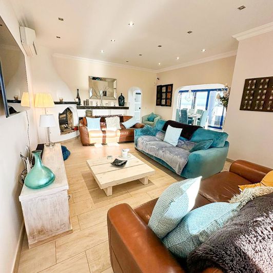 Image No.3-6 Bed Villa for sale