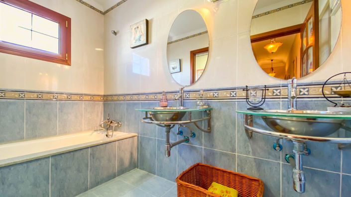 Image No.18-3 Bed Villa for sale