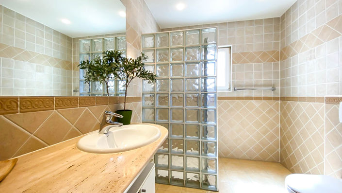 Image No.20-6 Bed Villa for sale