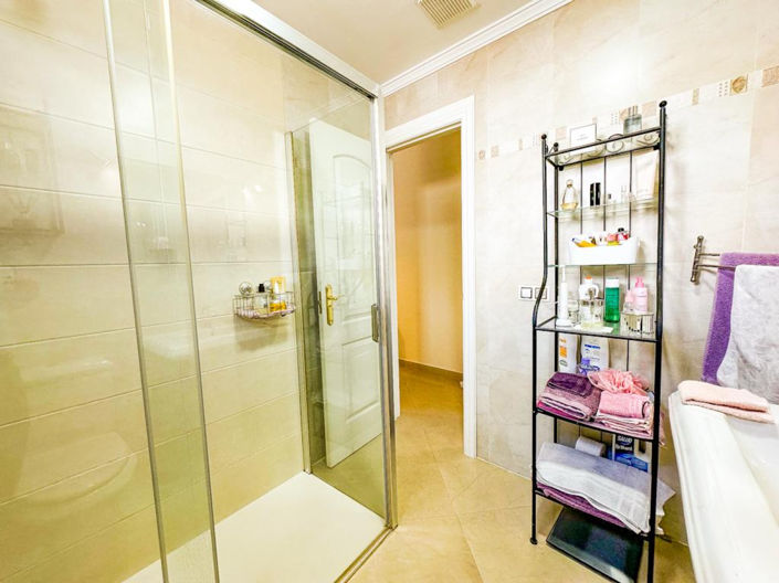 Image No.24-3 Bed Apartment for sale