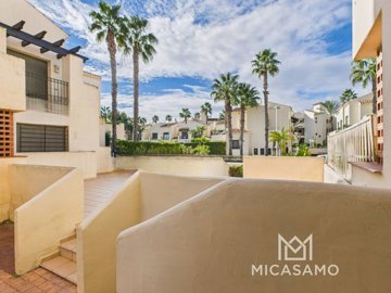 12959stylish2bedrodagolftownhousewithhugeterr