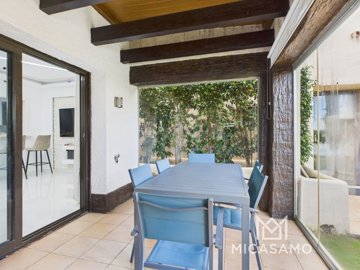 12959stylish2bedrodagolftownhousewithhugeterr