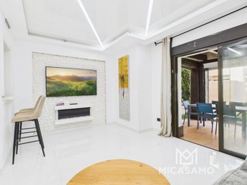 12959stylish2bedrodagolftownhousewithhugeterr