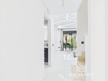 12959stylish2bedrodagolftownhousewithhugeterr