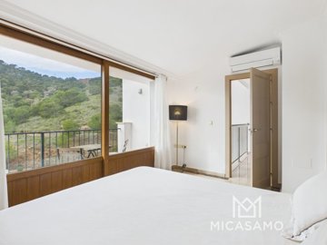 12958lightfilledtownhousewithprivatepoolandou