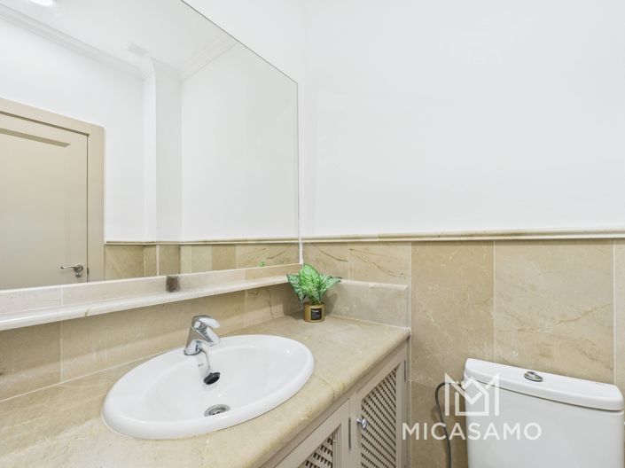 Image No.13-4 Bed Townhouse for sale