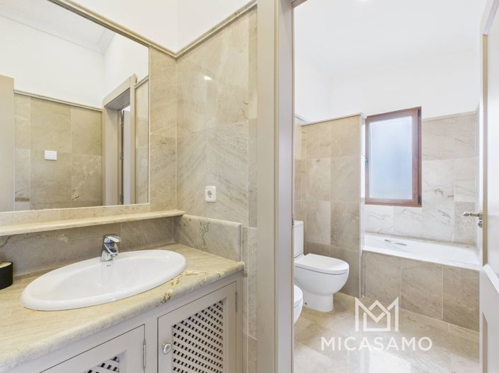 Image No.15-4 Bed Townhouse for sale