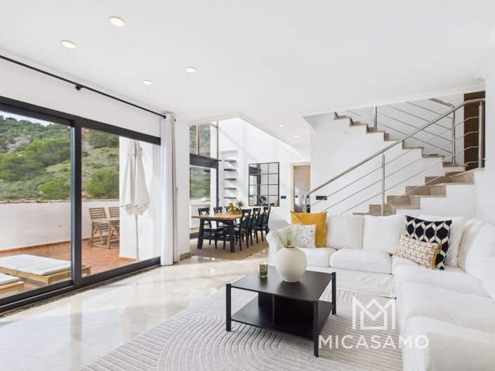 Image No.4-4 Bed Townhouse for sale