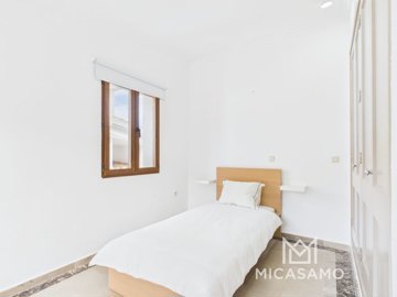 12958lightfilledtownhousewithprivatepoolandou