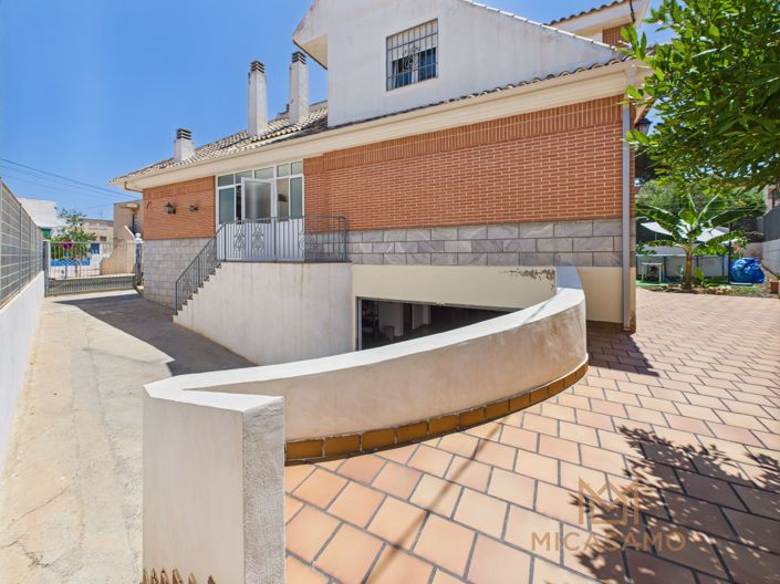 Image No.2-5 Bed Villa for sale