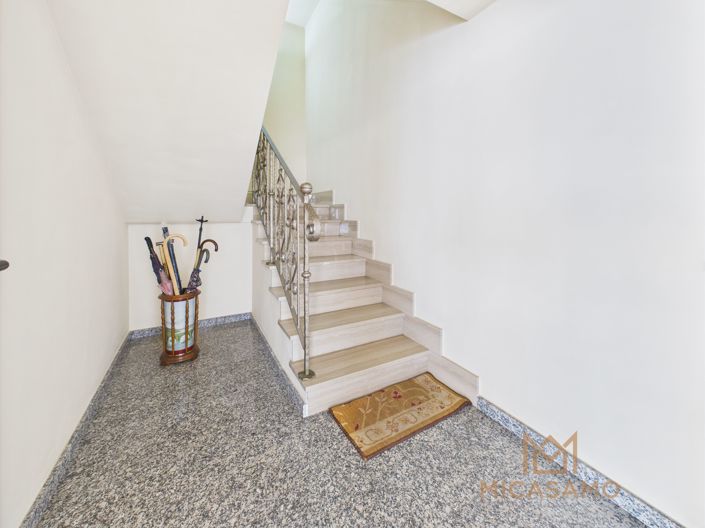 Image No.41-5 Bed Villa for sale