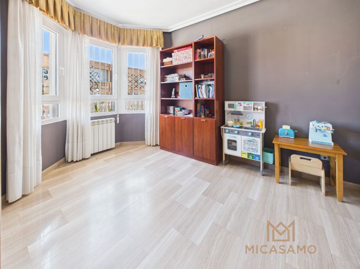 Image No.5-5 Bed Villa for sale