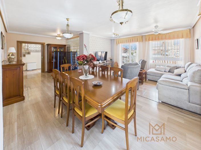 Image No.8-5 Bed Villa for sale