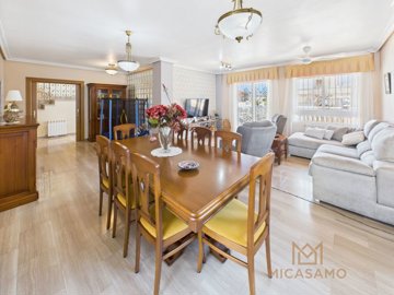 9678brightandpracticalfamilyhomeclosetothemar