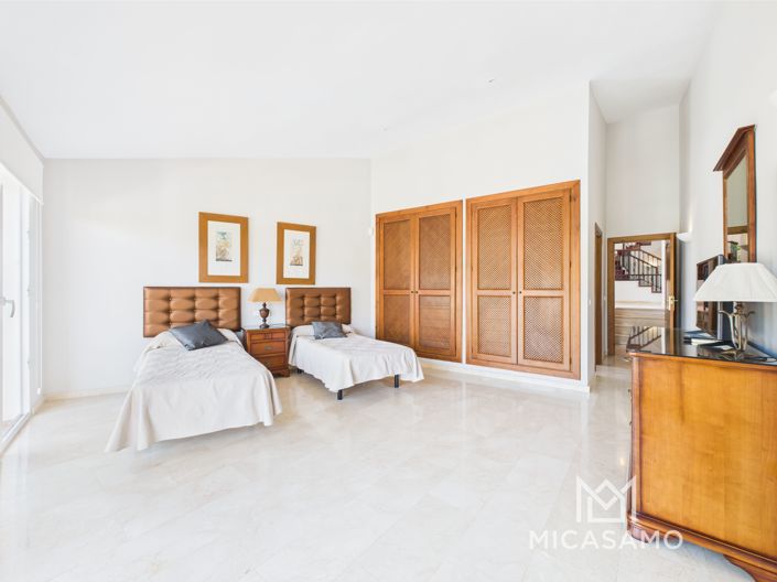 Image No.13-7 Bed Villa for sale