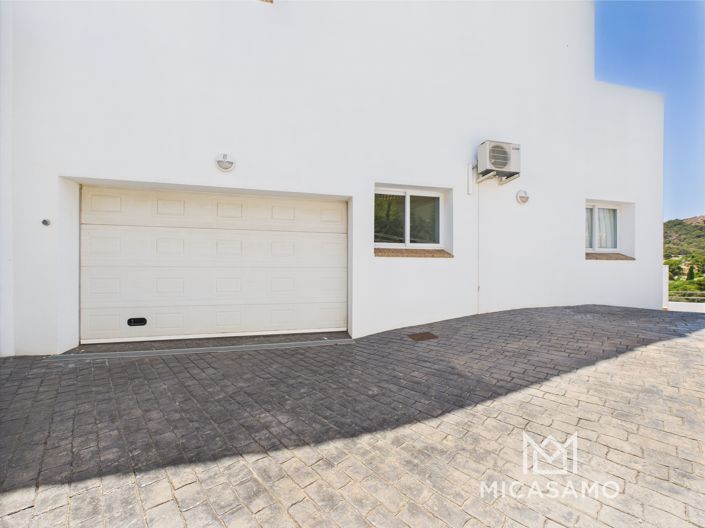 Image No.20-7 Bed Villa for sale
