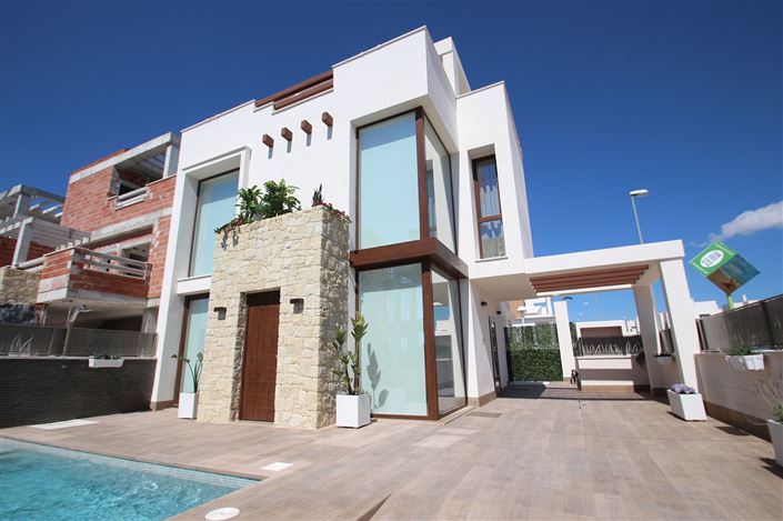 Image No.1-3 Bed Villa for sale