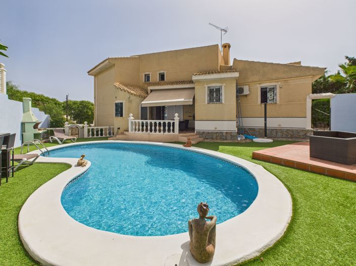 Image No.1-4 Bed Villa for sale
