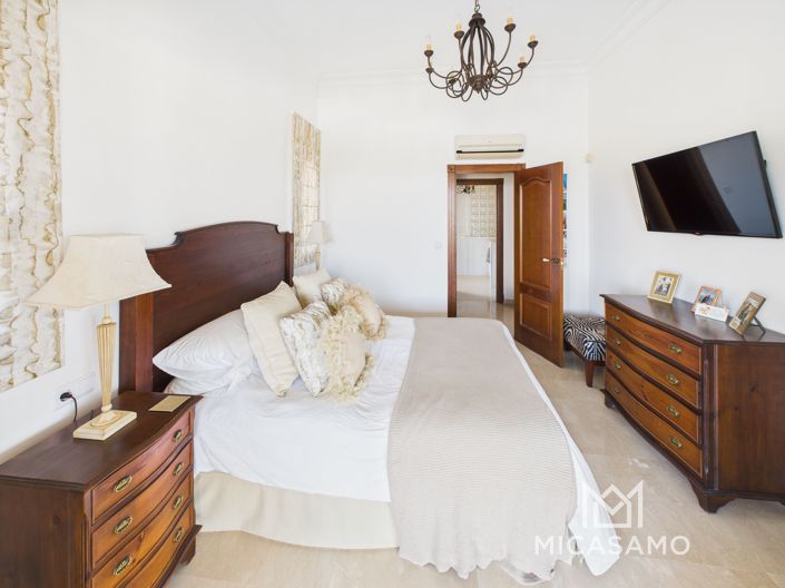 Image No.34-5 Bed Villa for sale