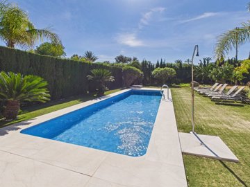 15316luxuryfrontlinegolfvillareservadelcoto13