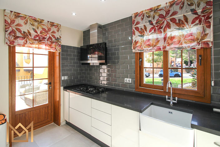 Image No.4-3 Bed Townhouse for sale