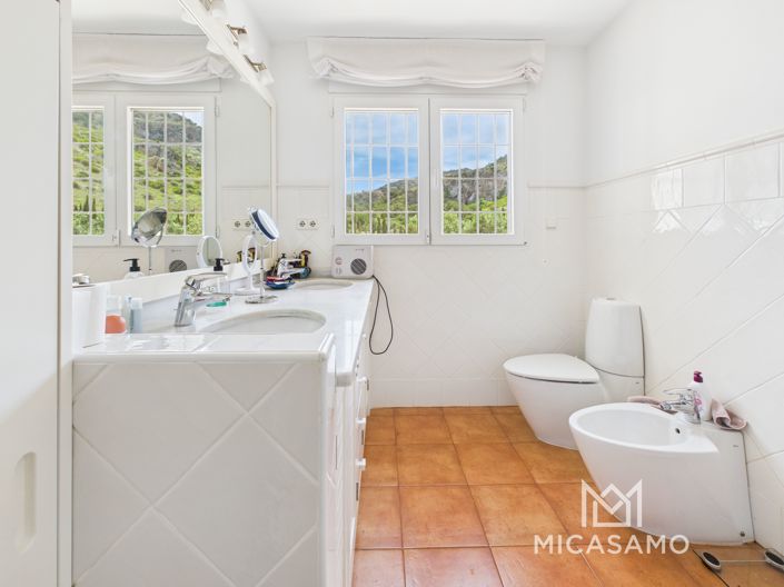 Image No.9-4 Bed Villa for sale