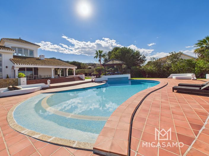 Image No.1-7 Bed Villa for sale
