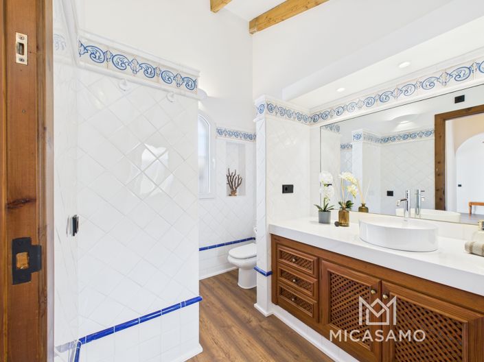 Image No.16-7 Bed Villa for sale