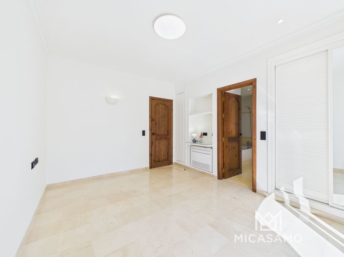Image No.32-7 Bed Villa for sale