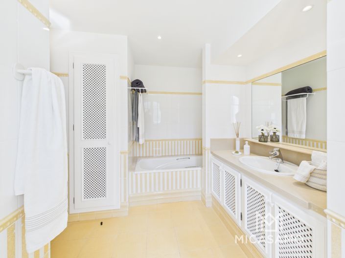 Image No.35-7 Bed Villa for sale