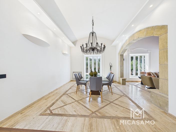 Image No.3-7 Bed Villa for sale