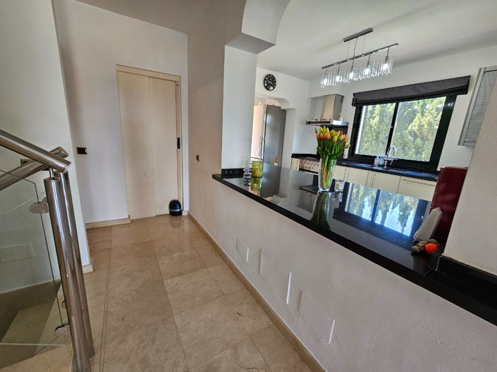 Image No.15-6 Bed Villa for sale