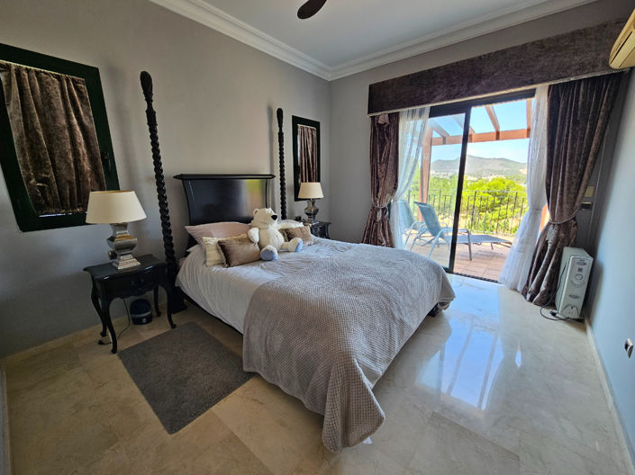 Image No.20-6 Bed Villa for sale