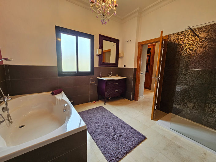 Image No.25-6 Bed Villa for sale