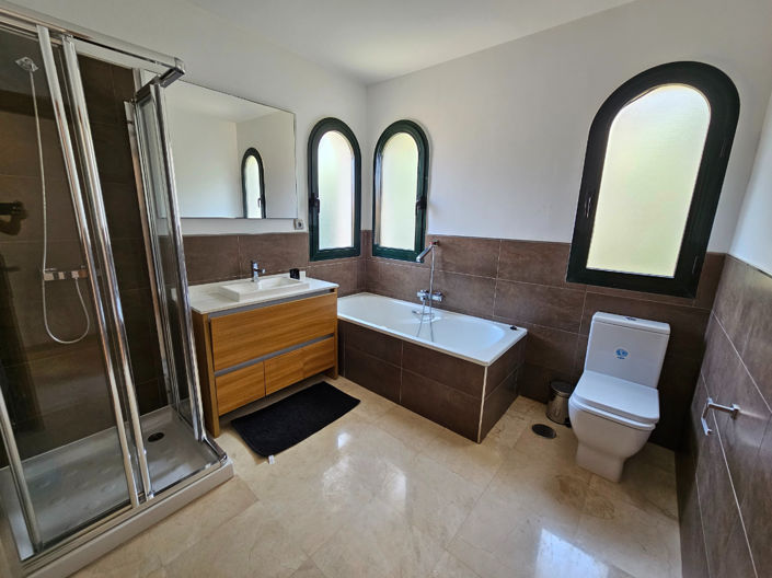 Image No.34-6 Bed Villa for sale