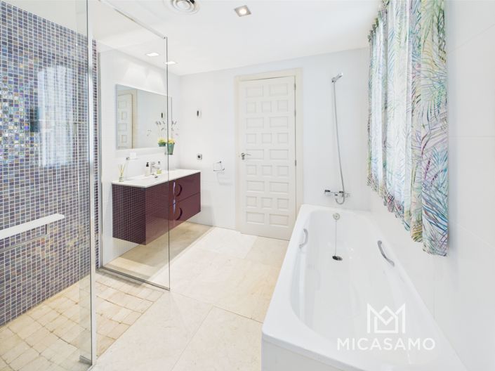 Image No.16-5 Bed Villa for sale