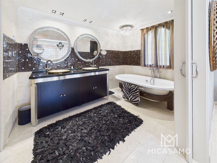 Image No.34-5 Bed Villa for sale