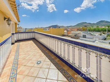 9709spacious5bedroomfamilyvillawithstunningmo